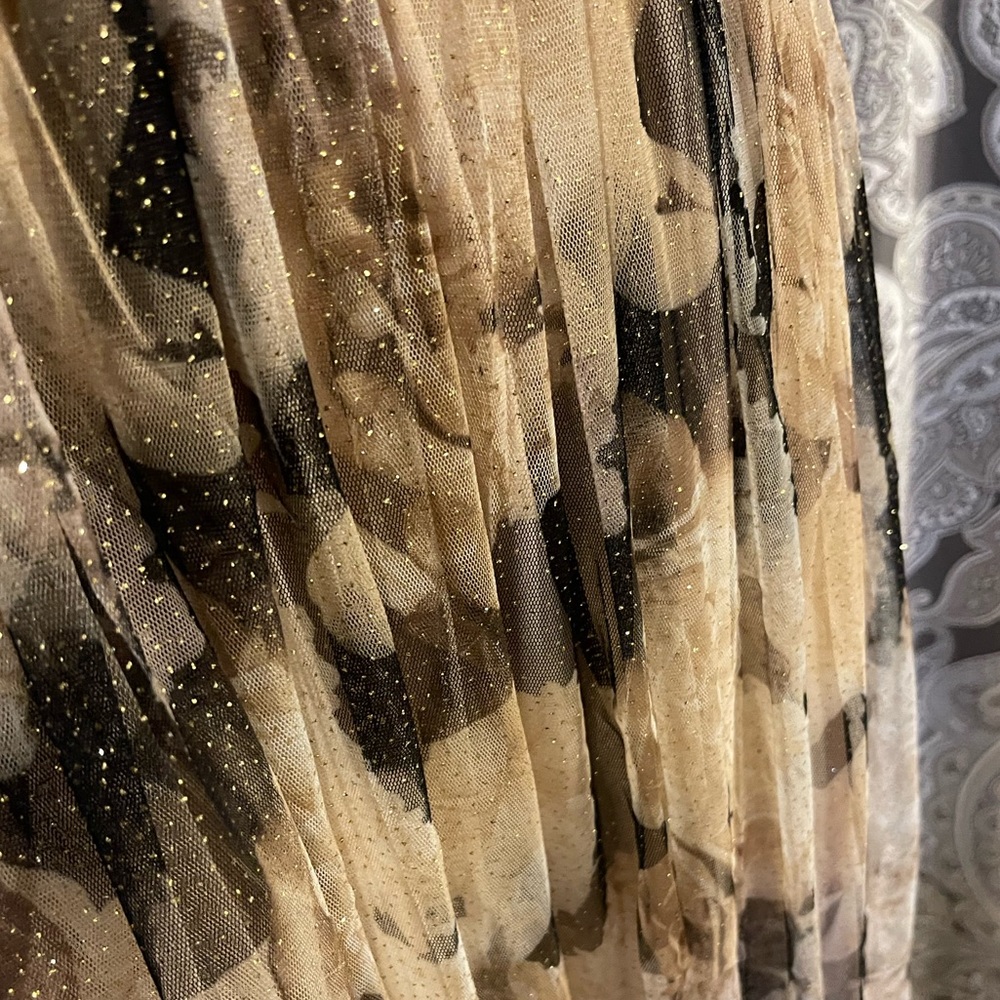 Beautiful Candalite dress size M. Browns, tan’s and cream color. - Picture 15 of 16